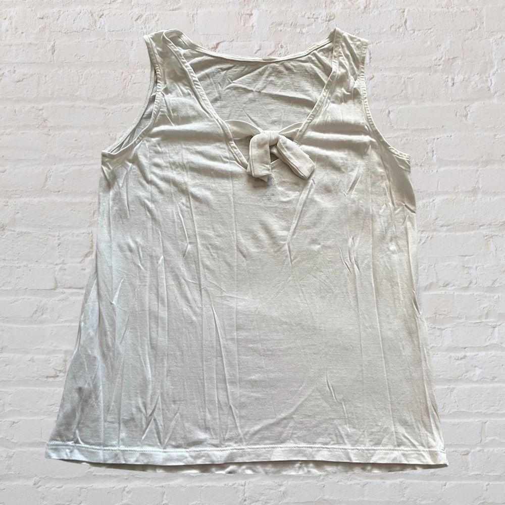 Like 🆕 Banana Republic tie back detail sleeveless top